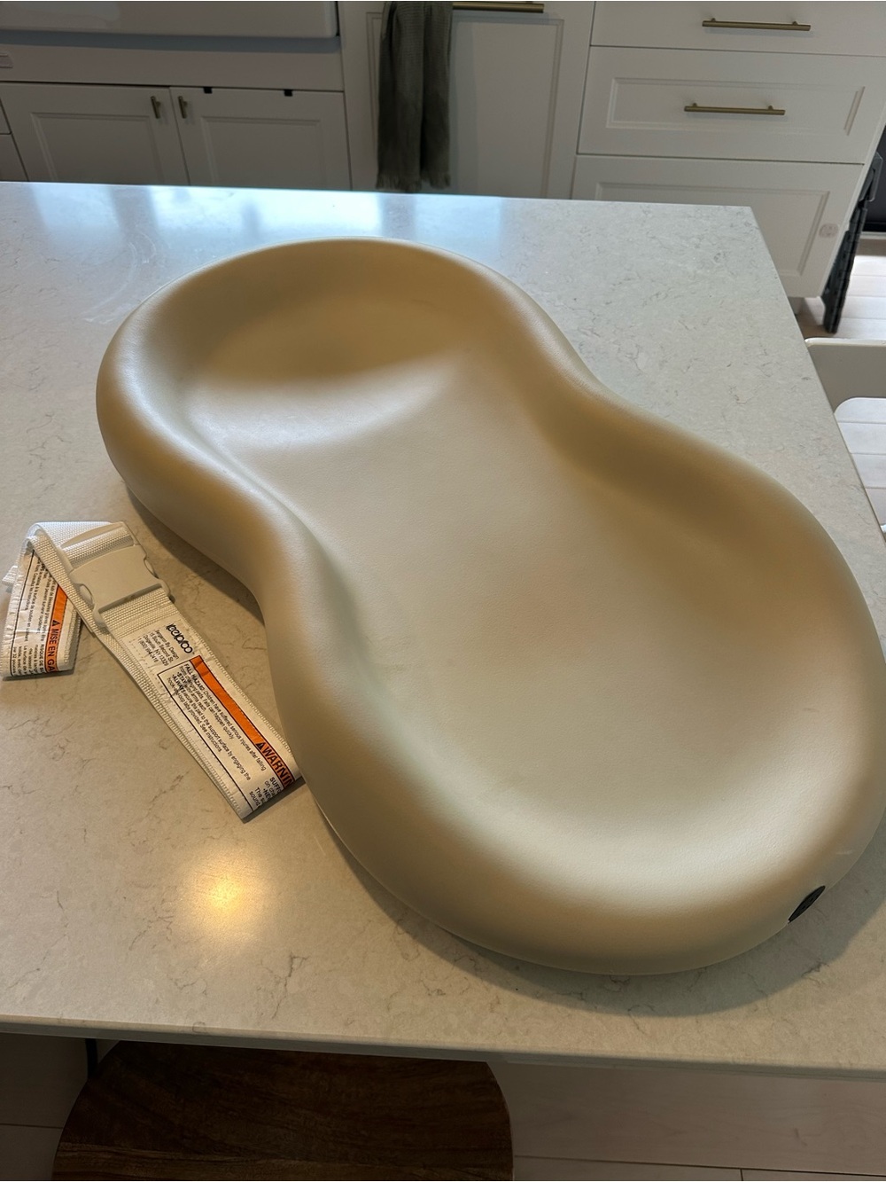 Keekaroo Peanut Changing Pad – Beige/Taupe – With Safety Strap
